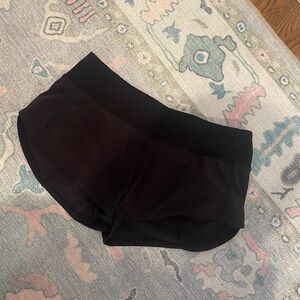 Lulu lemon black speed up shorts size 4